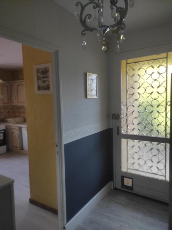 Aspet Chambre Spatieuse Avec Grand Lit. מראה חיצוני תמונה